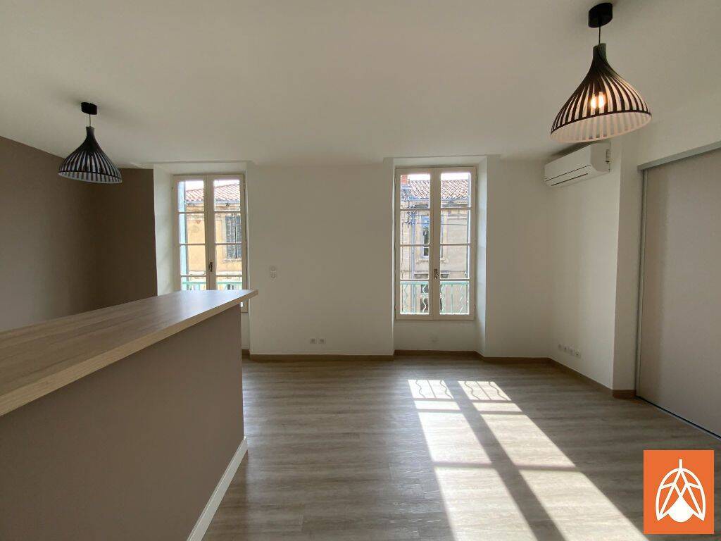 Appartement 1 pièce 44 m² · à Salon-de-Provence · 43,7 m² · 727 €