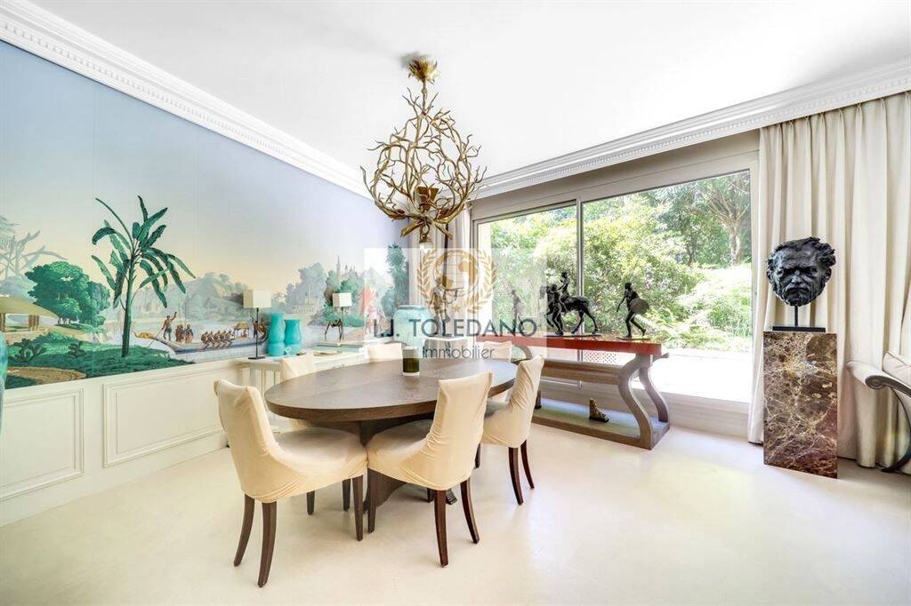 Appartement 5 pièces 140 m² · à Neuilly-sur-Seine · 140 m² · 1 960 000 €