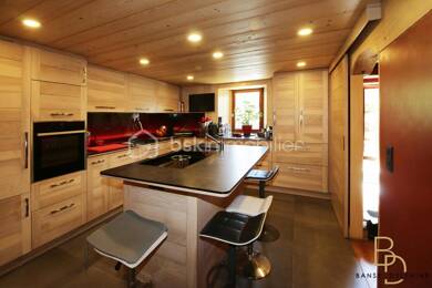 Mas à vendre 5 950 000 € 6 pièces 4 chambres 214 m² 2 000 m² de terrain Demi-Quartier 74120