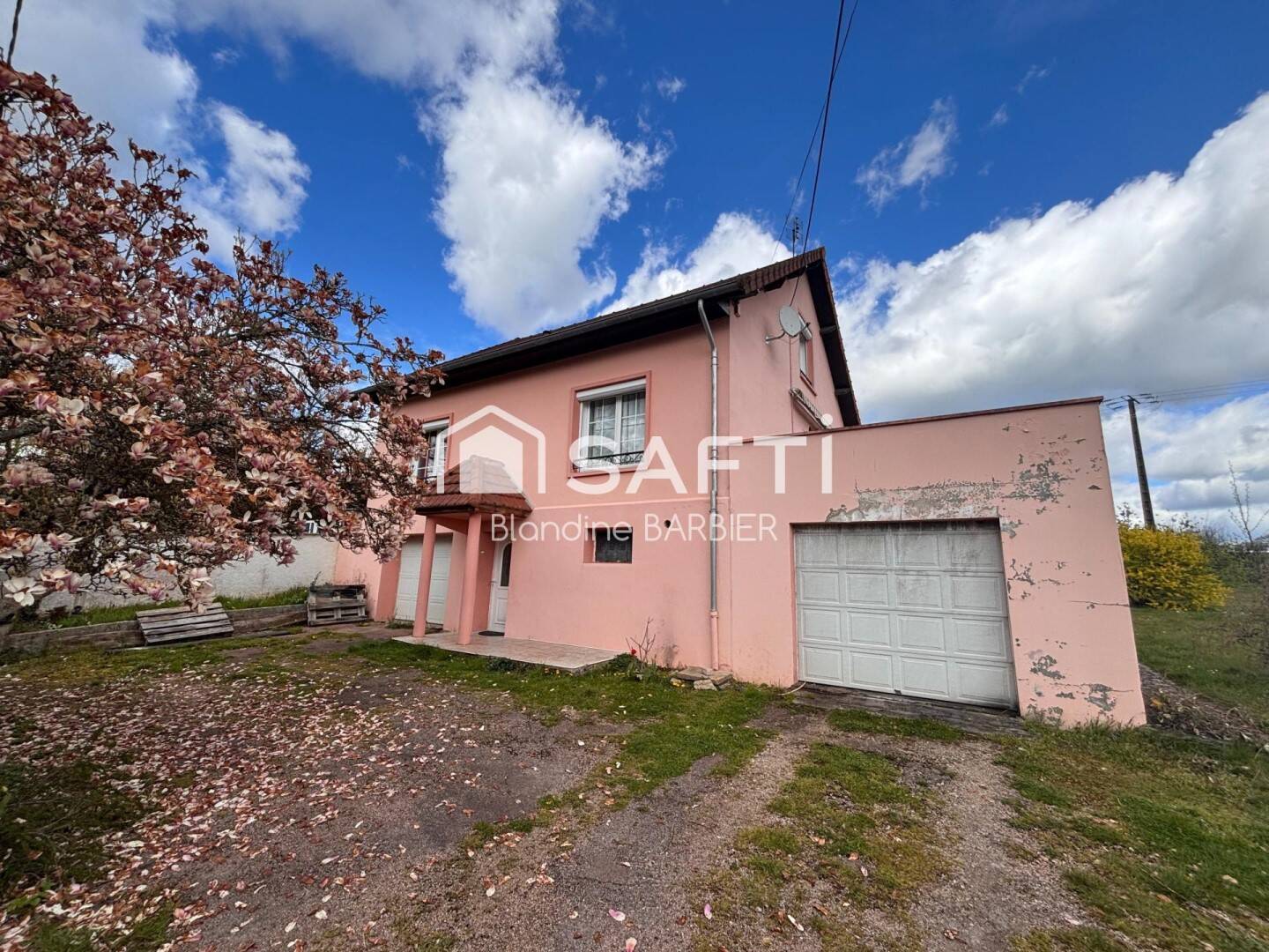 Maison 7 pièces 170 m² · à Le Breuil · 170 m² · 195 000 €
