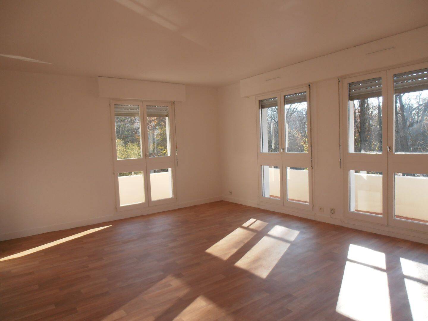 Appartement 2 pièces 56 m² · à Saint-Rémy-lès-Chevreuse · 56,2 m² · 1 070 €