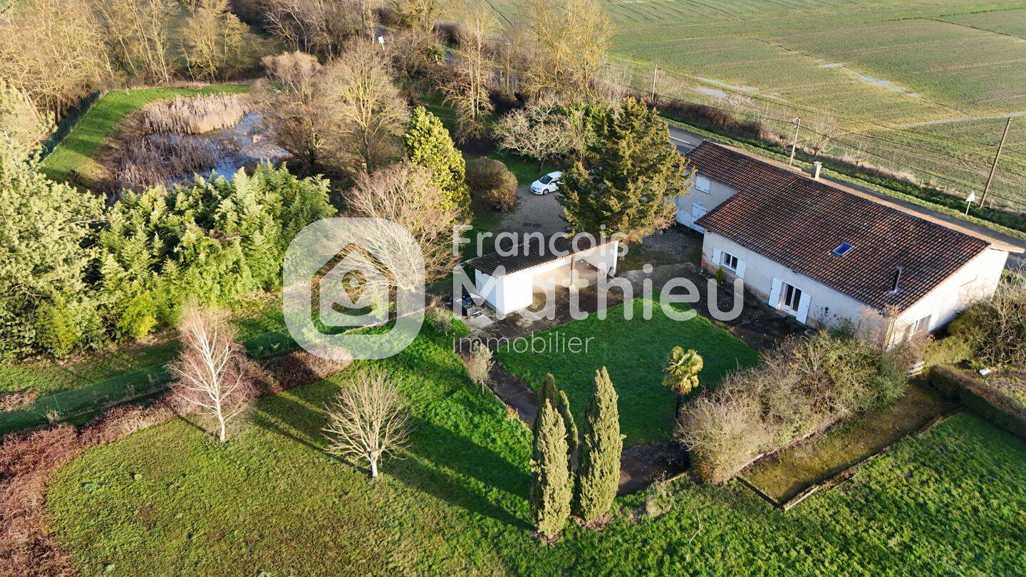 Maison 6 pièces 272 m² · à Châtillon-sur-Chalaronne · 272 m² · 449 000 €