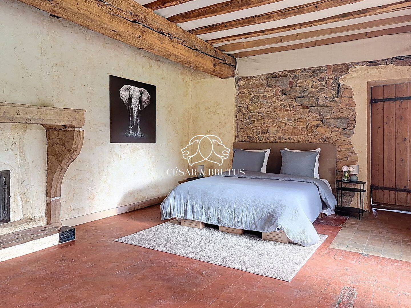 Maison 8 pièces 187 m² · à Fleurieu-sur-Saône · 187,4 m² · 695 000 €