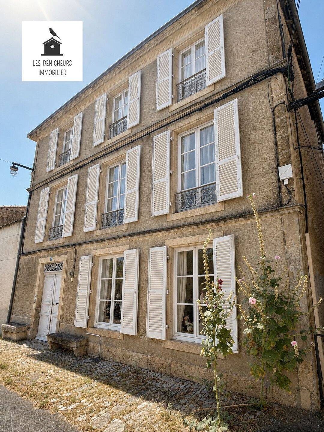 Maison 13 pièces 320 m² · à Melle · 320 m² · 205 000 €