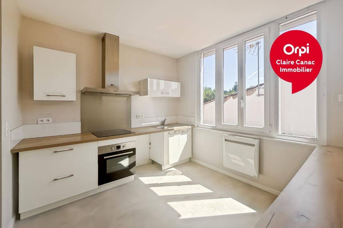 Appartement 3 pièces 108 m² · à Castres · 108,1 m² · 750 €