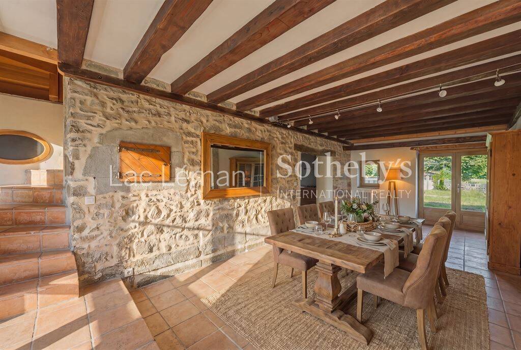Maison 7 pièces 243 m² · à Sciez · 243 m² · 650 000 €