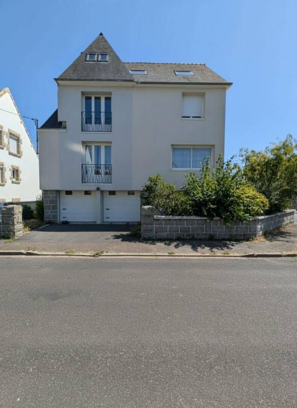 Maison 8 pièces 179 m² · à Saint-Brieuc · 179 m² · 303 000 €