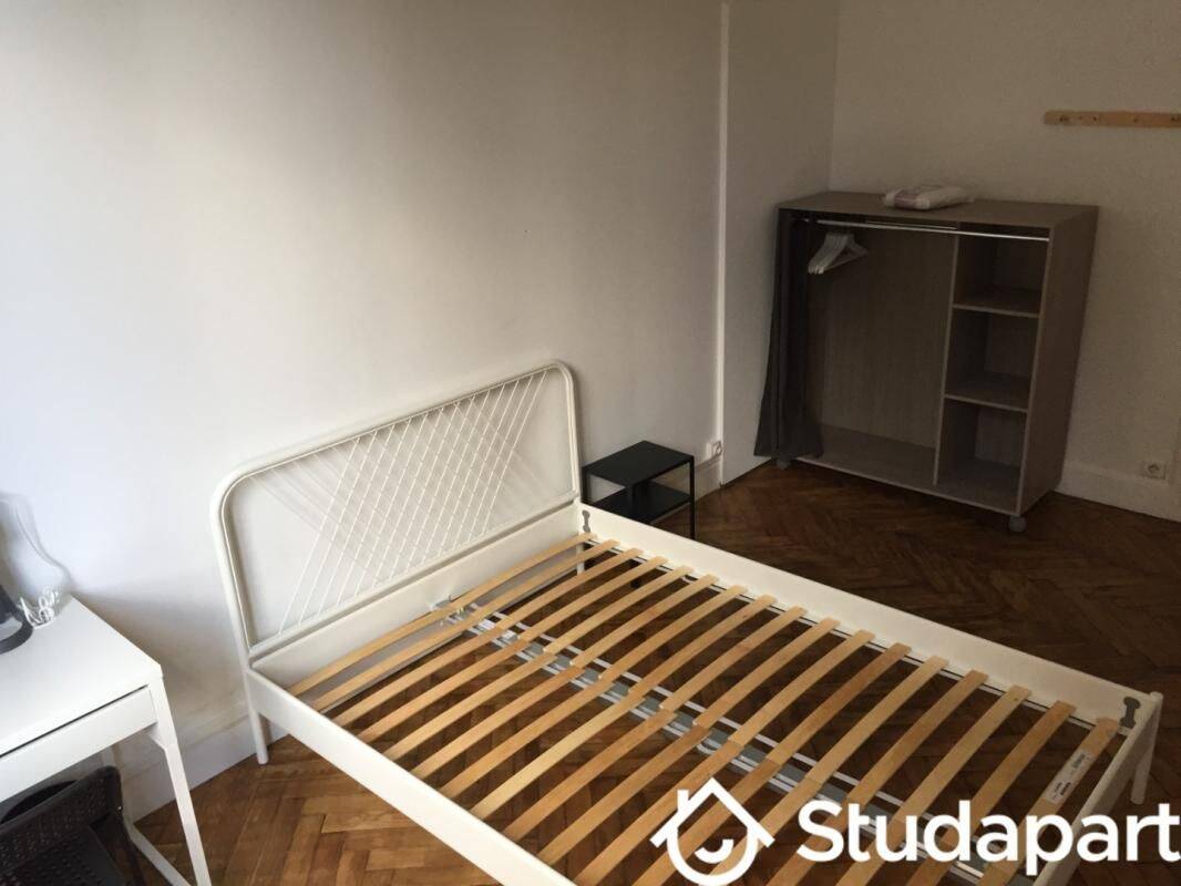 1 pièce 12 m² · à Roubaix · 12 m² · 530 €