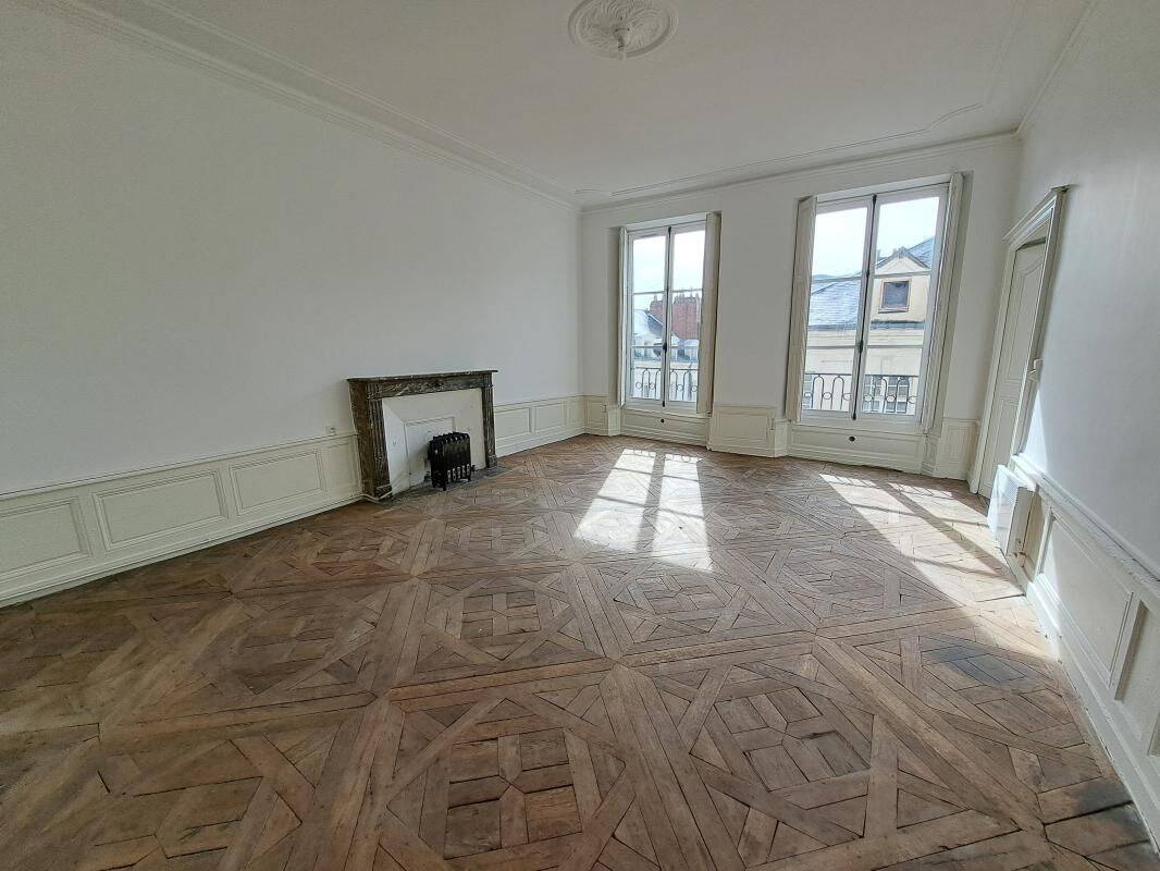 4 pièces 133 m² · à Nantes · 133 m² · 1 220 €/mois