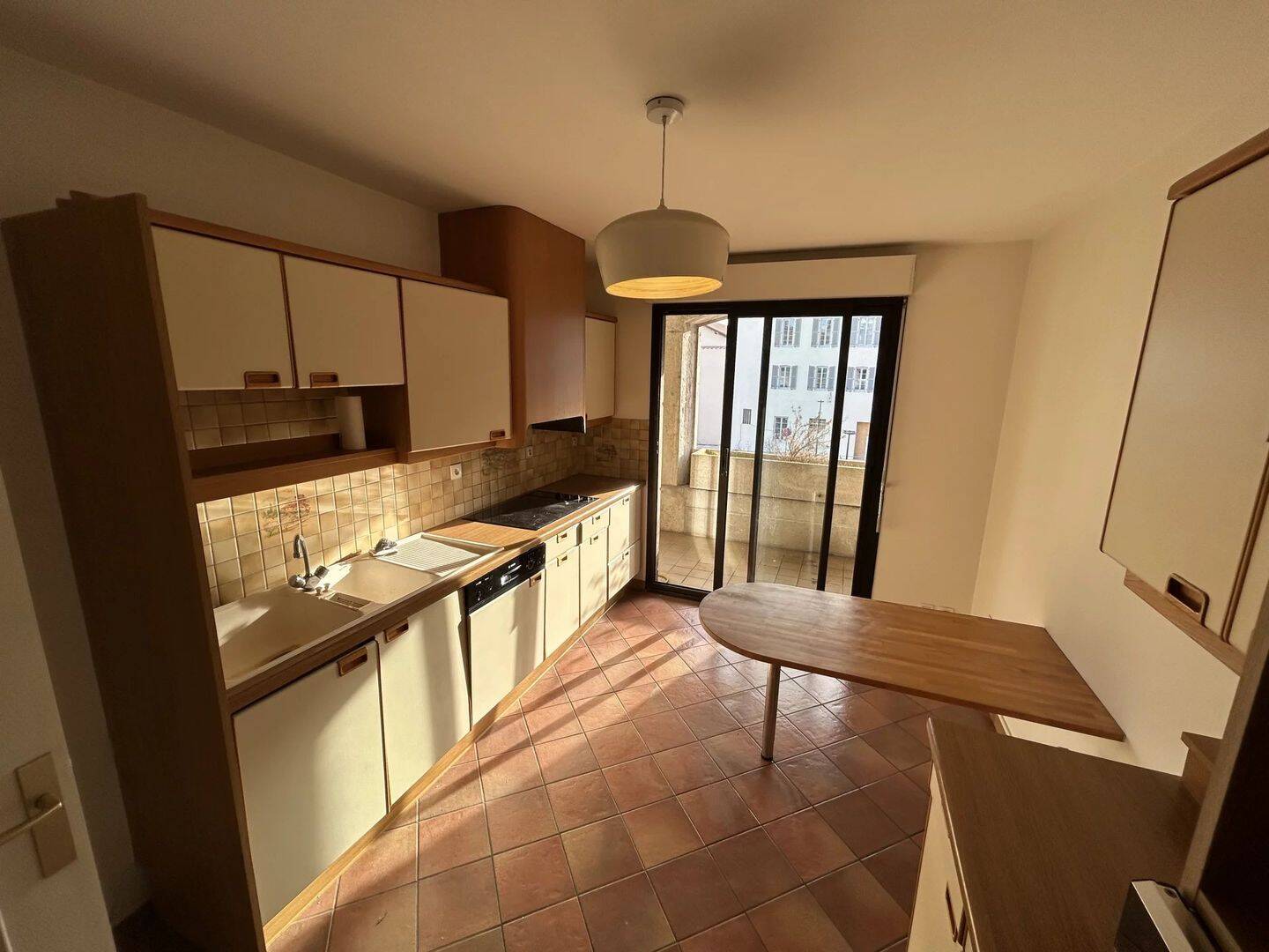 Appartement 4 pièces 90 m² · à Mâcon · 89,7 m² · 955 €