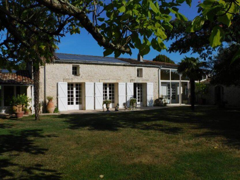 Maison 4 pièces 131 m² · à Le Chay · 131 m² · 52 300 €