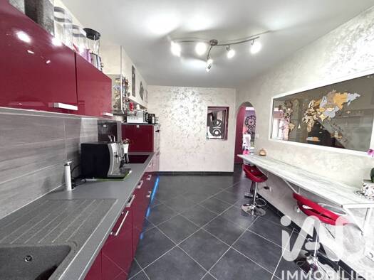 Maison à vendre 340 000 € 8 pièces 4 chambres 197 m² 799 m² de terrain Valuéjols 15300