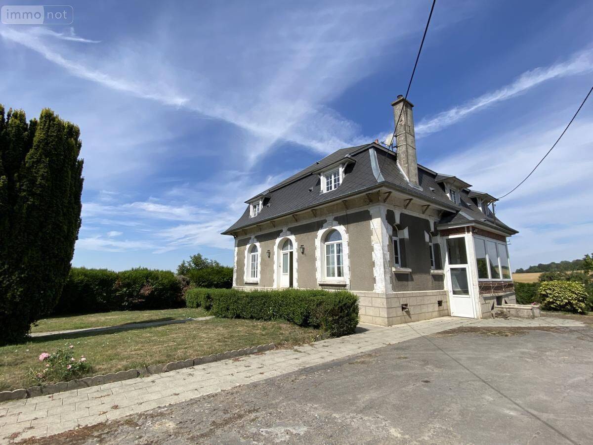 Maison 6 pièces 231 m² · à Templeux-le-Guérard · 231 m² · 262 000 €