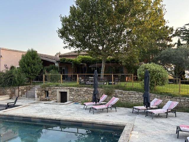 Maison 13 pièces 376 m² · à Robion · 376 m² · 1 497 000 €