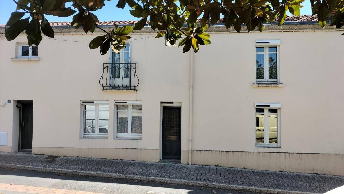 Maison 7 pièces 300 m² · à Vieillevigne · 300 m² · 202 560 €