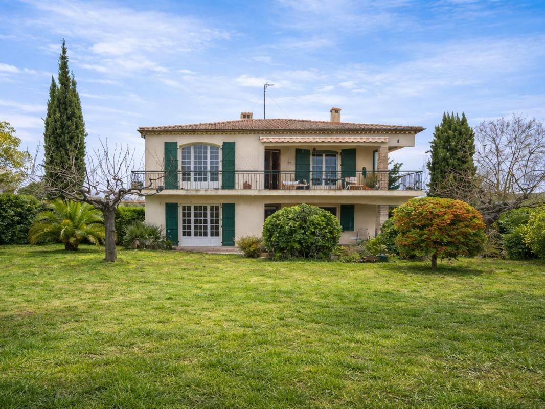 Maison 9 pièces 245 m² · à Puimisson · 245 m² · 340 000 €