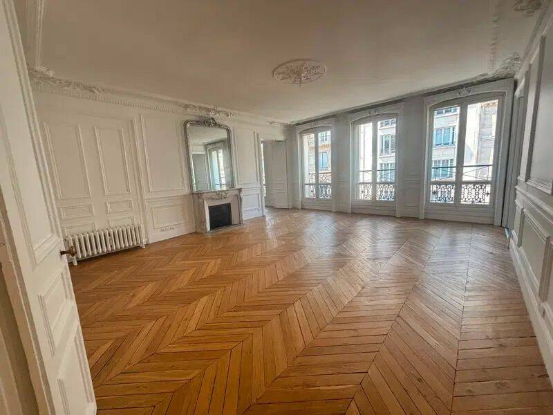 Appartement 4 pièces 128 m² · à Paris 8ème Arrondissement · 128 m² · 4 897 €/mois