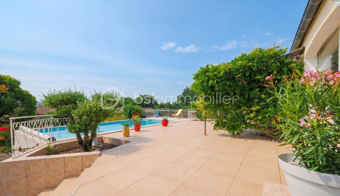 Maison 6 pièces 134 m² · à Aubenas · 134,3 m² · 329 000 €