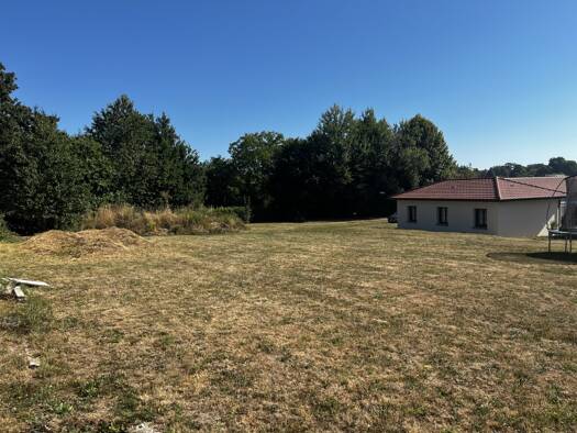 Terrain constructible à vendre 106 000 € 1 390 m² de terrain Bizonnes 38690