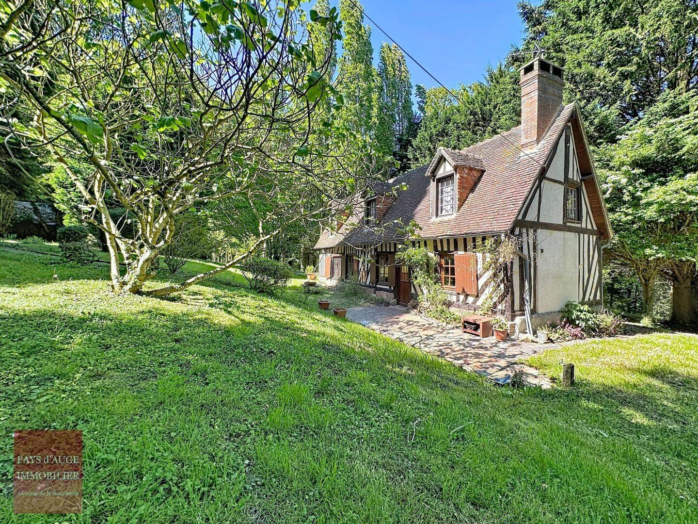 Maison 6 pièces 104 m² · à Livarot-Pays-d'Auge · 104 m² · 1 100 000 €