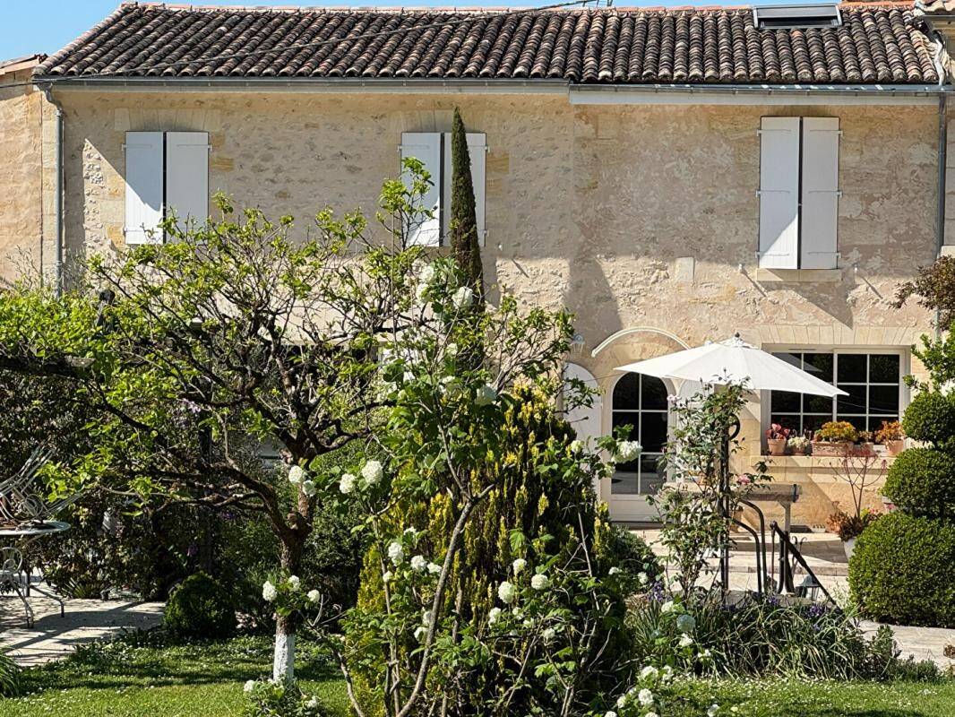 Maison 8 pièces 211 m² · à La Sauve · 211 m² · 539 000 €