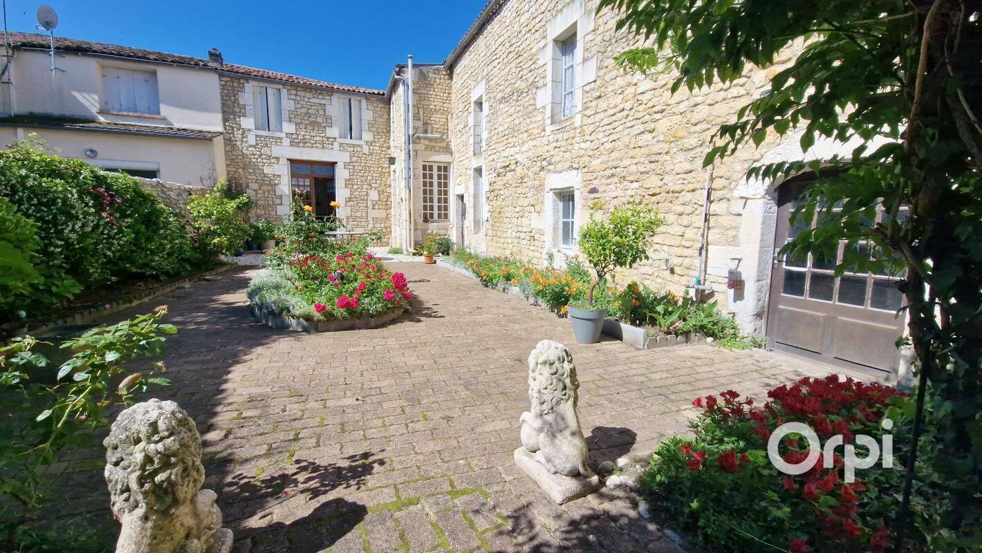 Maison 7 pièces 224 m² · à Le Gua · 223,7 m² · 349 900 €