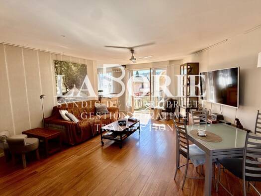 Appartement à vendre 248 000 € 3 pièces 2 chambres 70,3 m² Étage 2/2 Abbaye-La Motte Villeneuve-lès-Avignon 30400