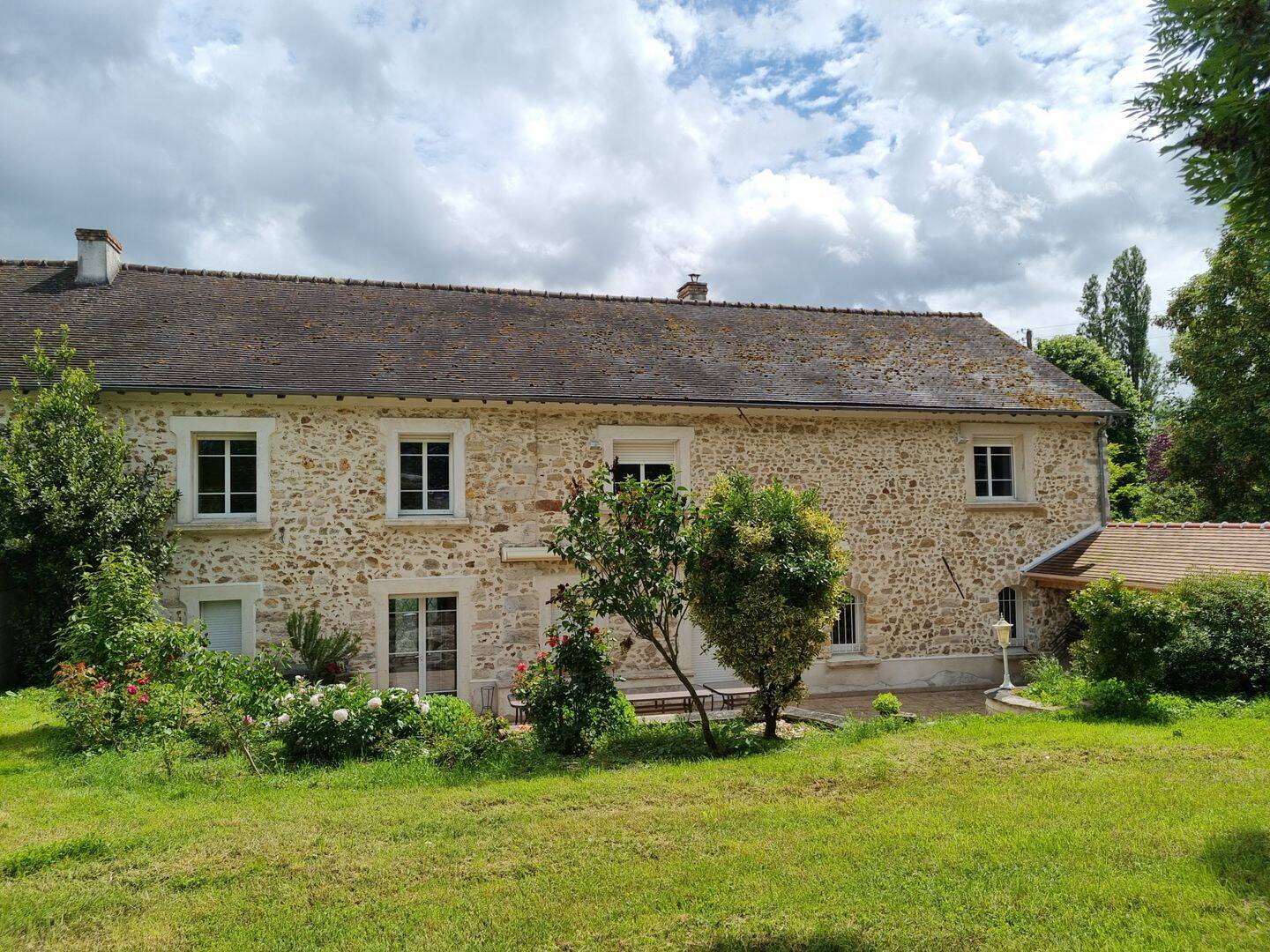 Maison 9 pièces 372 m² · à Bruyères-le-Châtel · 372 m² · 714 000 €