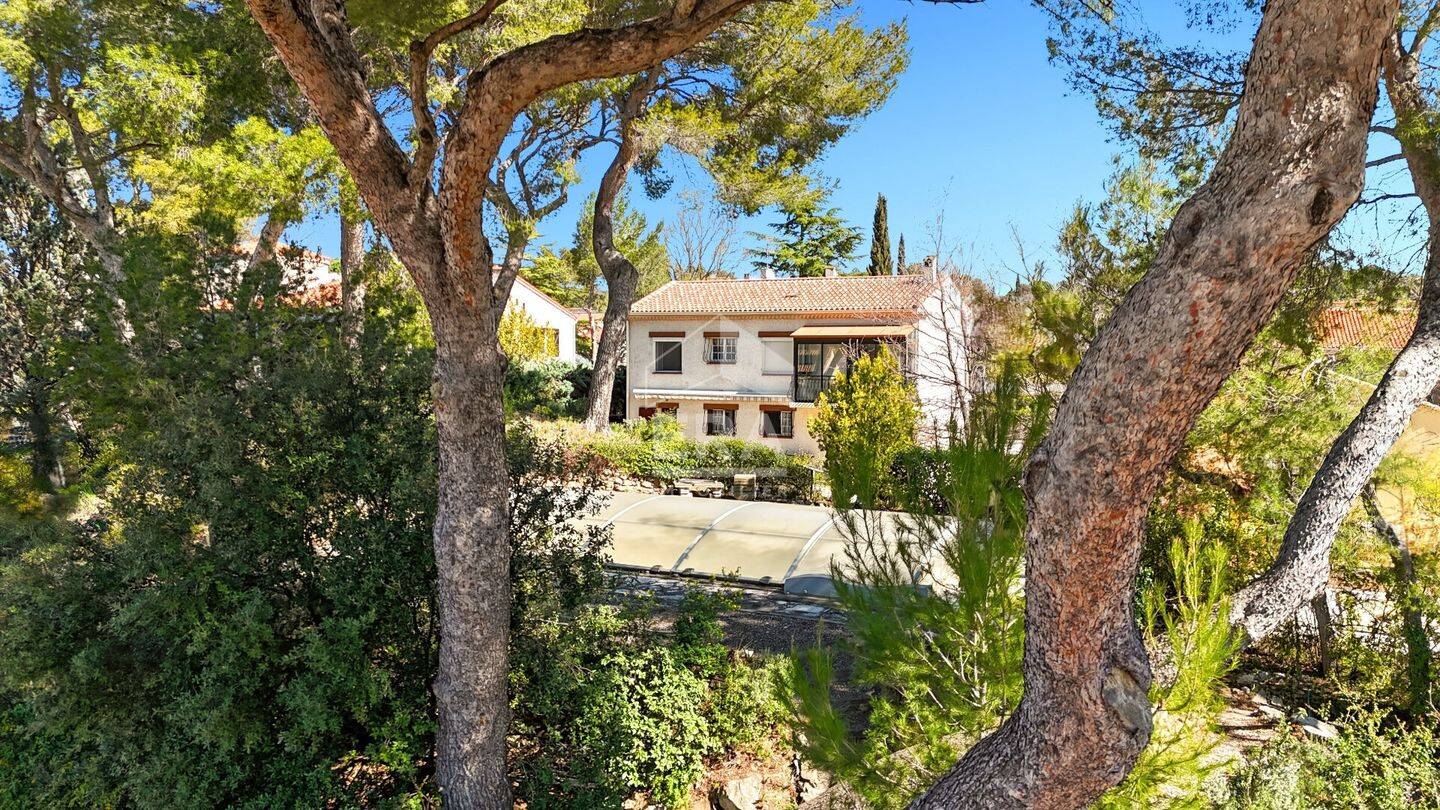 Maison 6 pièces 120 m² · à Bouc Bel Air · 120 m² · 572 000 €