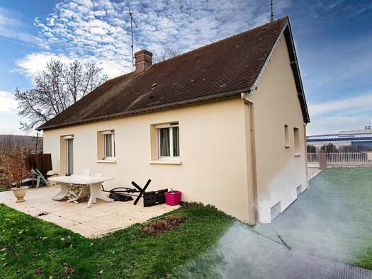 Maison à vendre 147 000 € 3 pièces 2 chambres 97 m² 615 m² de terrain Gravigny 27930