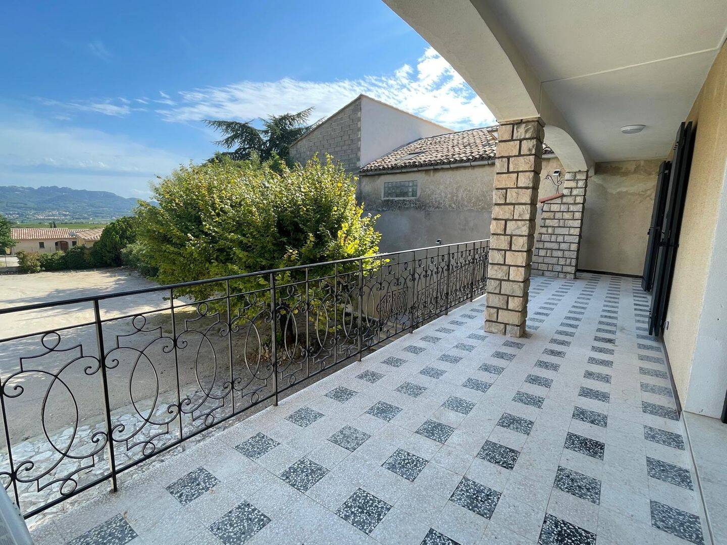 Appartement 5 pièces 114 m² · à Rasteau · 114 m² · 1 515 €/mois