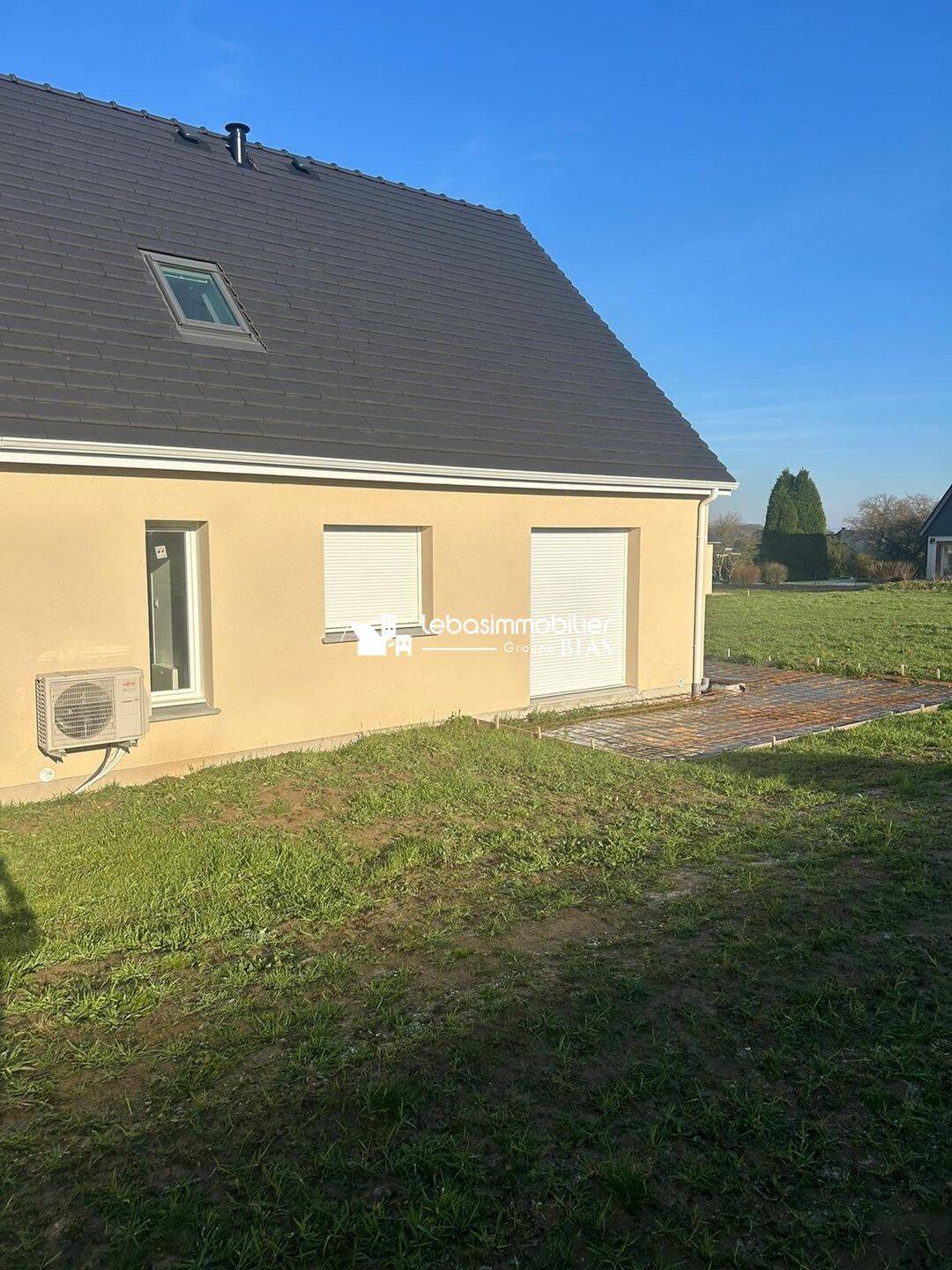 Maison 4 pièces 95 m² · à Écalles-Alix · 95 m² · 988 €