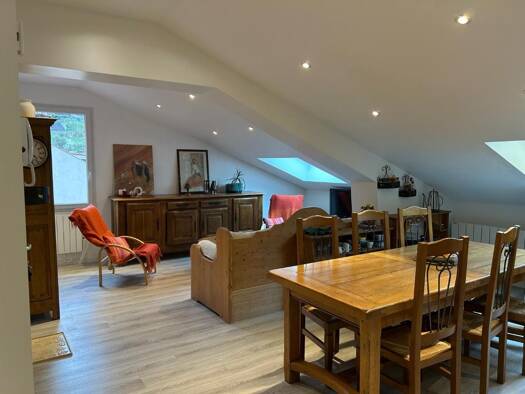 Appartement à vendre 195 000 € 3 pièces 2 chambres 52 m² Étage 4/4 Centre Ville Valserhône 01200