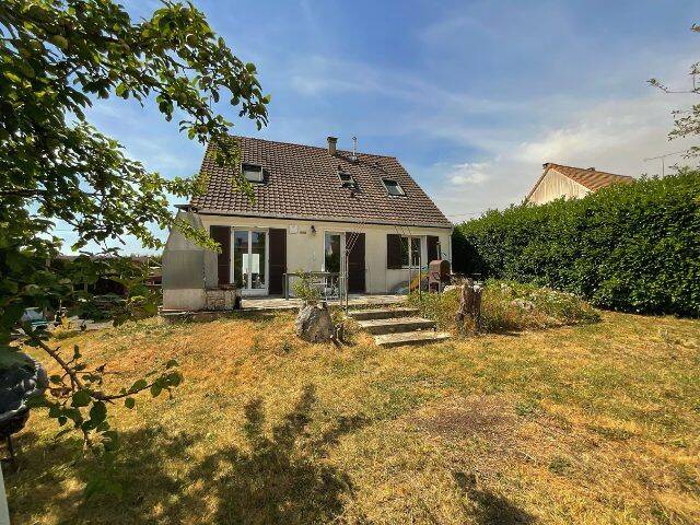Maison 7 pièces 123 m² · à Longnes · 122,9 m² · 298 000 €
