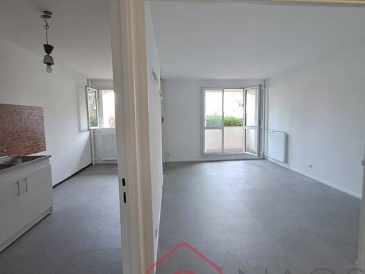 Appartement à vendre 194 000 € 2 pièces 1 chambre 54 m² RDC/10 Nord L'Île-Saint-Denis 93450