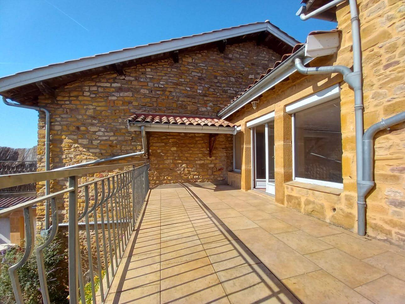 Appartement 3 pièces 75 m² · à Val d'Oingt · 74,6 m² · 199 000 €