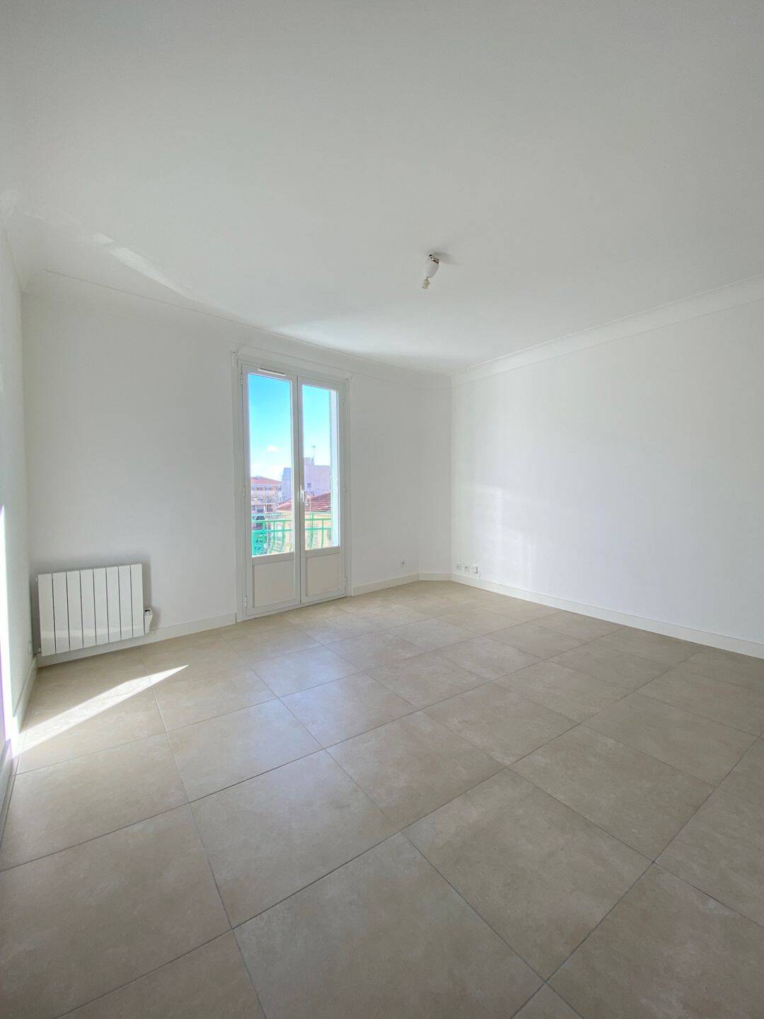 Appartement 3 pièces 67 m² · à Saint-Laurent-du-Var · 67,1 m² · 1 150 €/mois