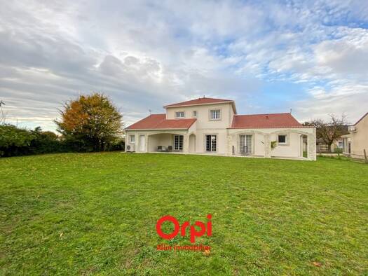 Maison à vendre 299 500 € 6 pièces 5 chambres 192 m² 1 454 m² de terrain Saint-Victor 03410