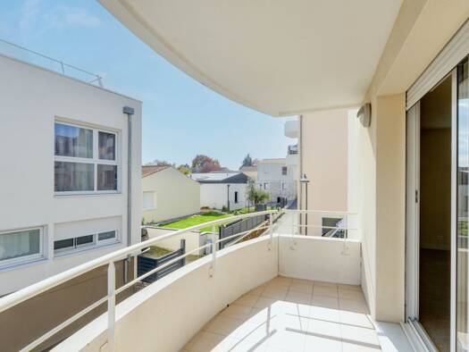 Appartement à vendre 249 600 € 3 pièces 2 chambres 68,8 m² 1er étage Basse-Goulaine 44115