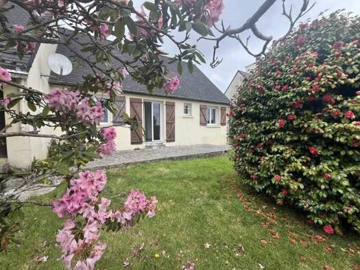 Maison de plain-pied à vendre 197 580 € 4 pièces 2 chambres 73 m² 450 m² de terrain Canick-La Vache Blanche-Le Drennec Landivisiau 29400