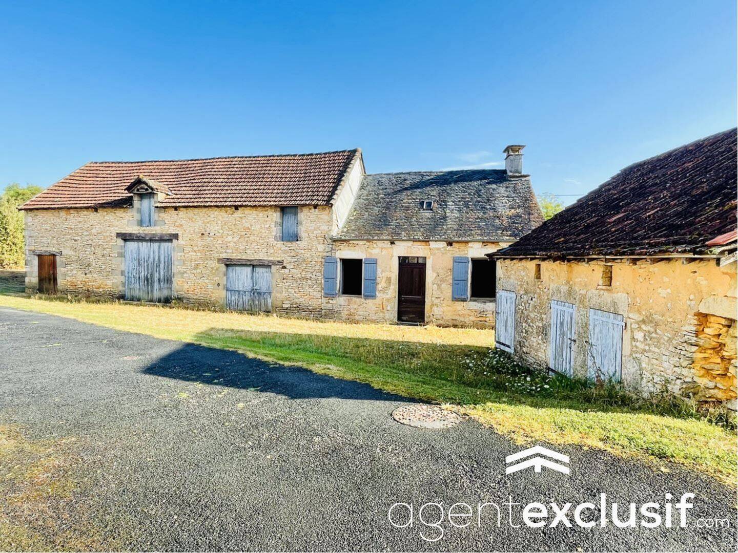 Maison 3 pièces 200 m² · à Nadaillac · 200 m² · 108 000 €