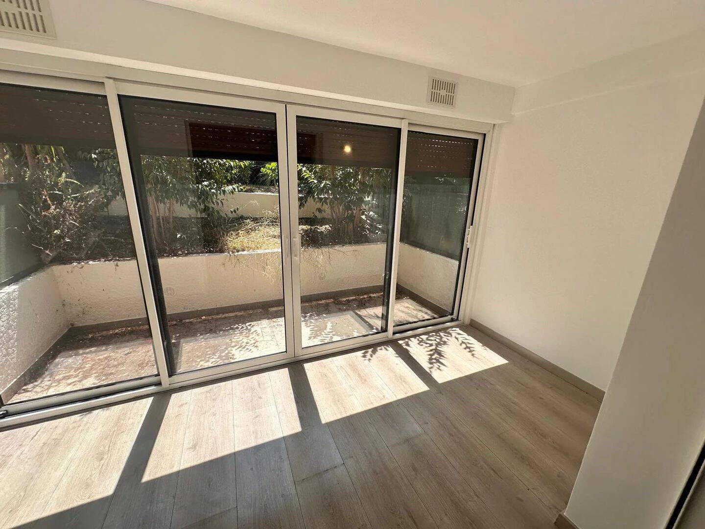Appartement 1 pièce 34 m² · à Antibes · 33,7 m² · 150 000 €