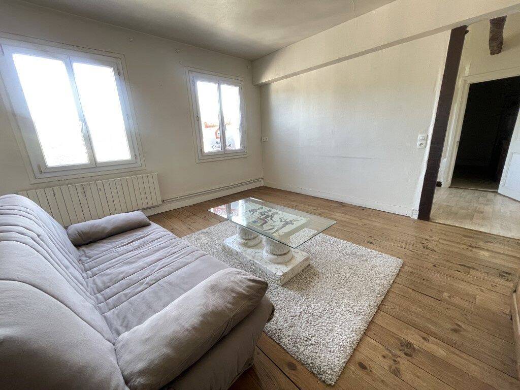 Appartement 2 pièces 58 m² · à Lisieux · 57,9 m² · 84 000 €