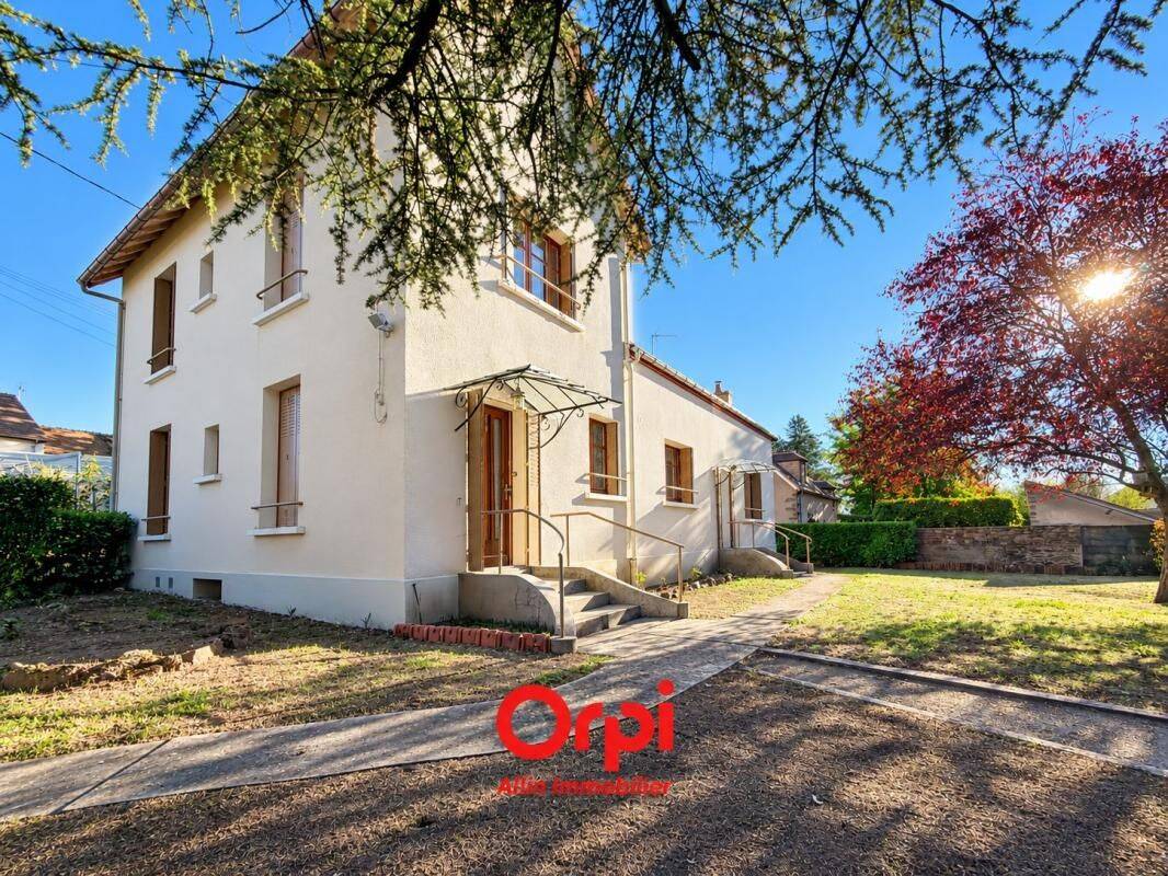Maison 5 pièces 130 m² · à Vesdun · 130 m² · 110 000 €