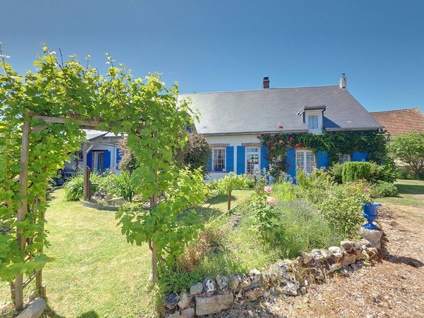 Maison 11 pièces 261 m² · à Saint-Piat · 261 m² · 525 000 €