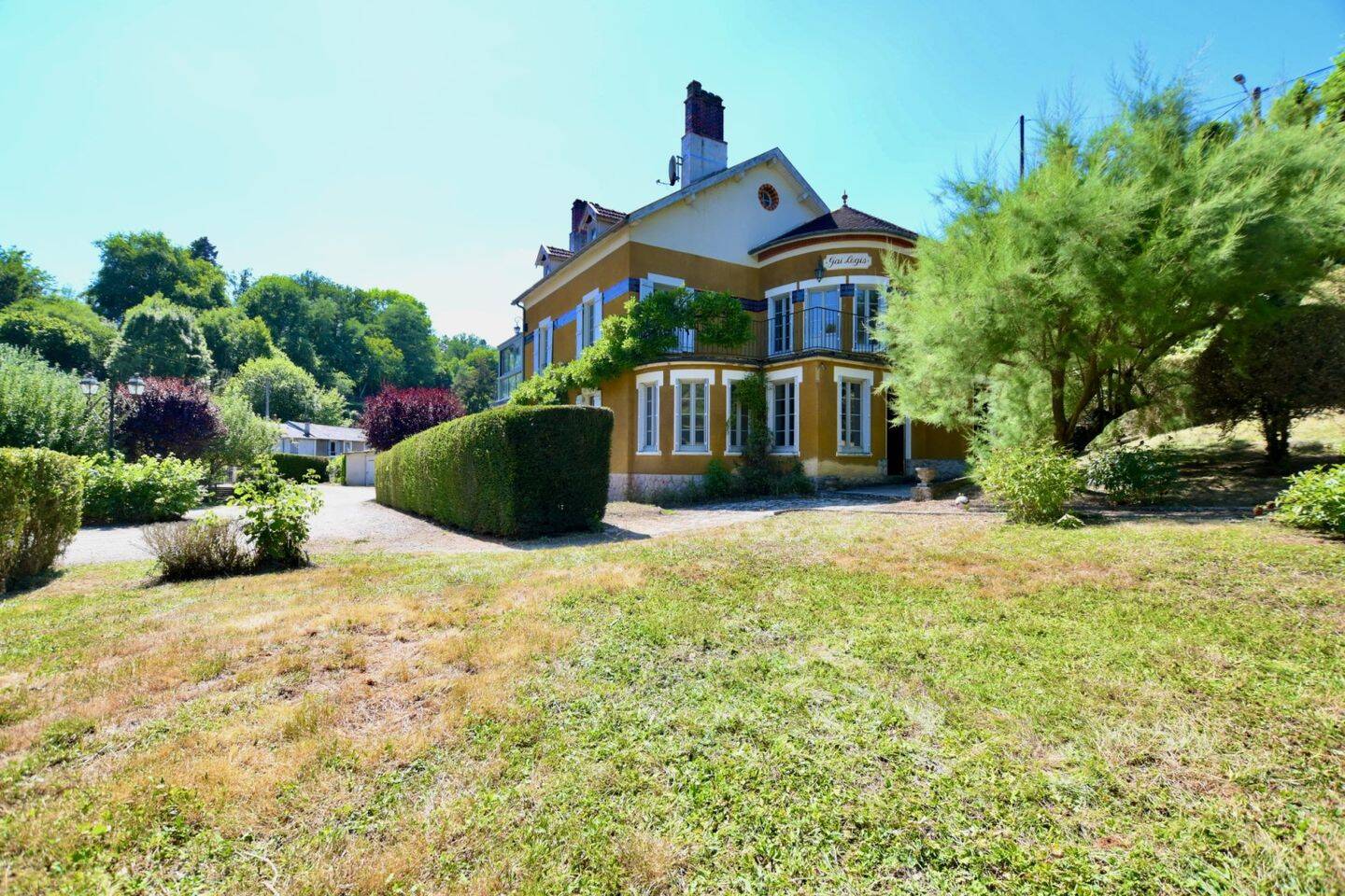 Maison 10 pièces 245 m² · à Avallon · 245 m² · 380 000 €