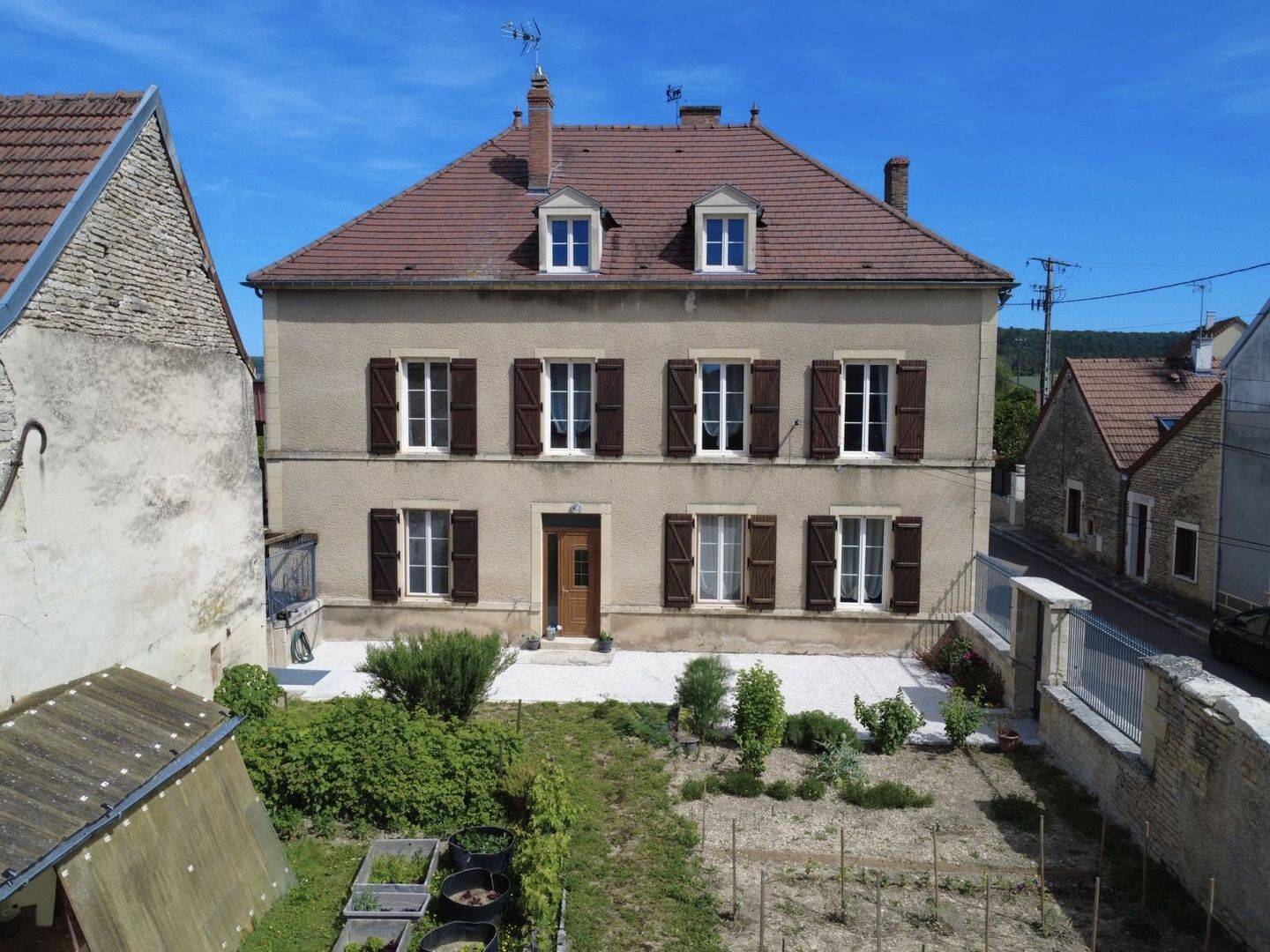 Maison 6 pièces 207 m² · à Montbard · 207 m² · 270 000 €