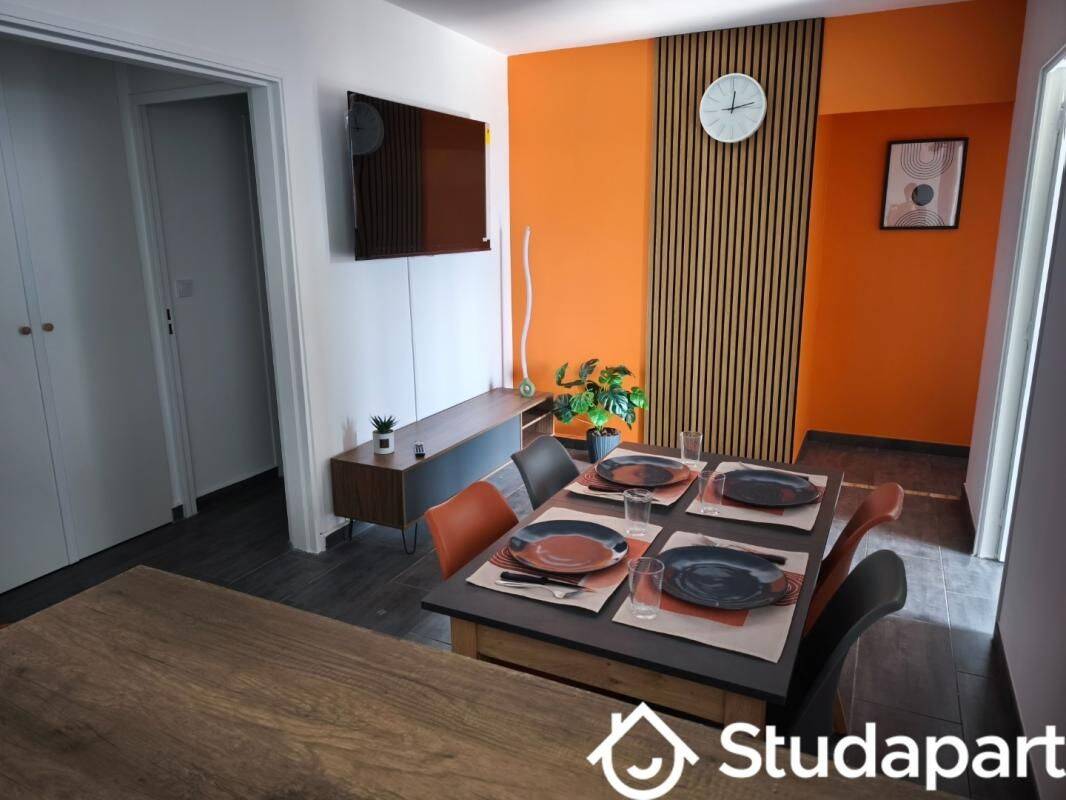 1 pièce 10 m² · à Vitrolles · 10 m² · 587 €