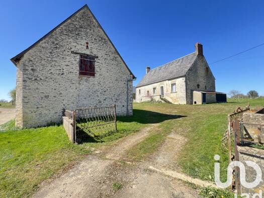 Maison à vendre 99 500 € 4 pièces 2 chambres 68 m² 2 000 m² de terrain Centre et Ecarts Évron 53600