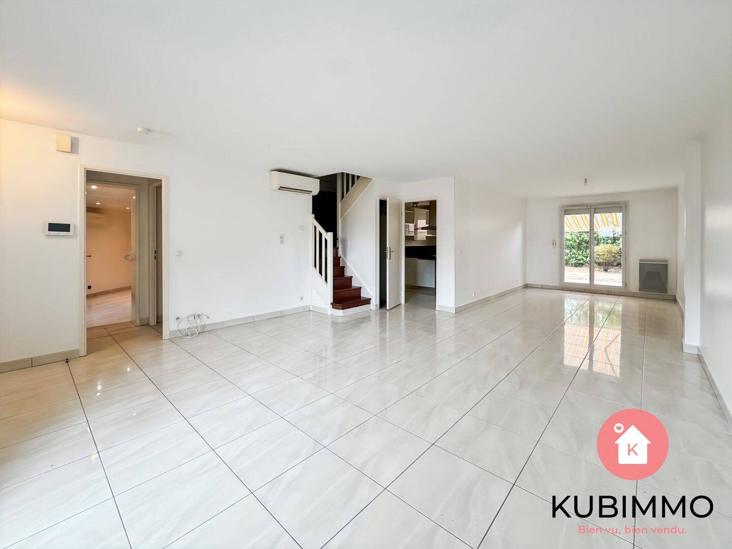 Maison 5 pièces 121 m² · à Le Coudray-Montceaux · 120,8 m² · 1 805 €